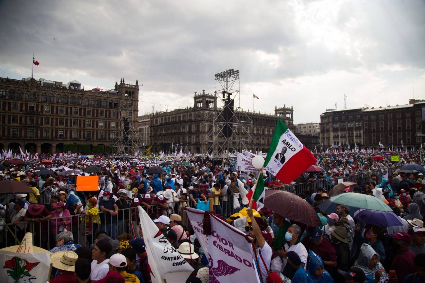Morena reúne a miles en el Zócalo para conmemorar el 85° Aniversario de la Expropiación Petrolera
