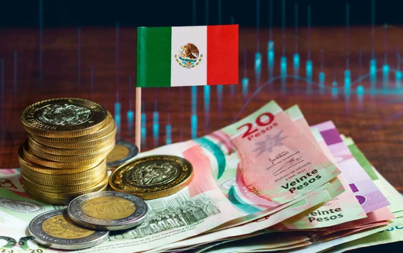 Economía mexicana mejora en agosto impulsada por el sector servicios