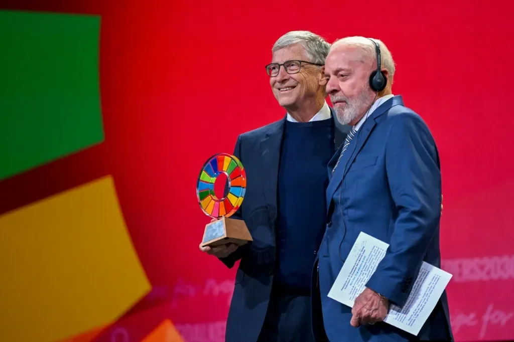 Lula da Silva recibe premio por su lucha contra el hambre y la pobreza