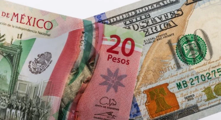 El peso mexicano cae tras amenazas arancelarias de Donald Trump