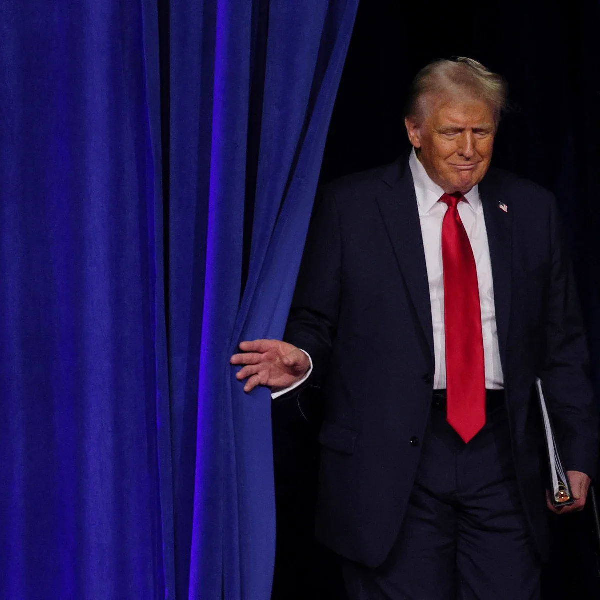 Trump prepara decretos para su primer día en el poder